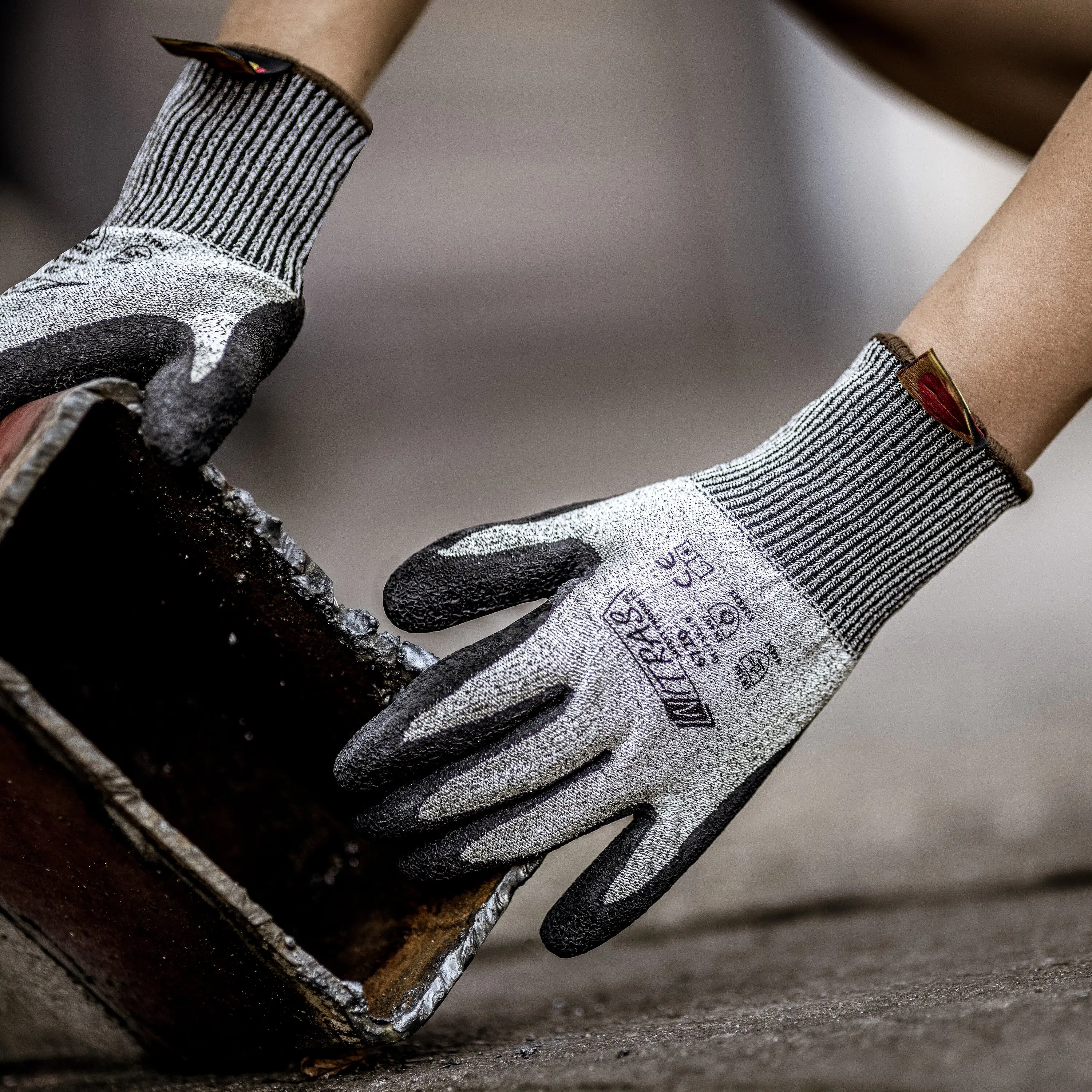 Schnittschutzhandschuh mit Hitzeschutz 6720